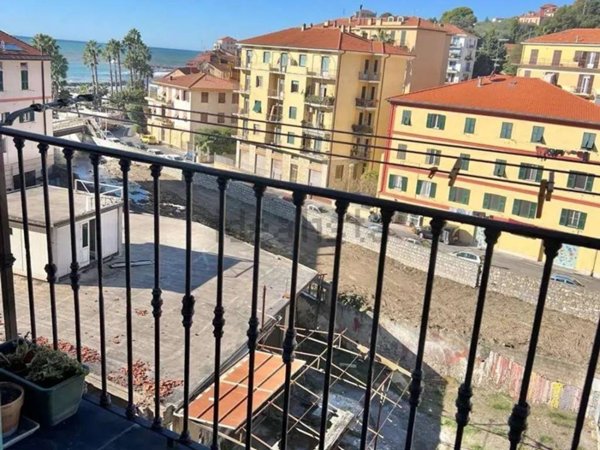 appartamento in vendita ad Imperia in zona Porto Maurizio
