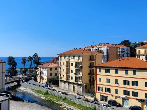 appartamento in vendita ad Imperia in zona Porto Maurizio