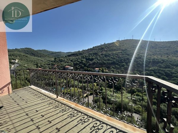 casa indipendente in vendita ad Imperia in zona Costa d'Oneglia