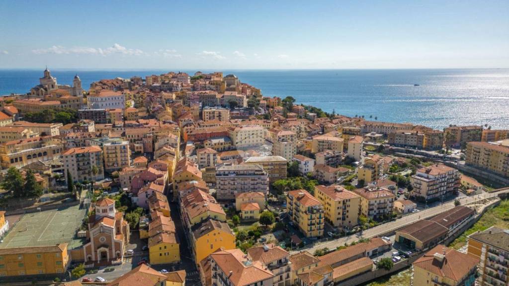 appartamento in vendita ad Imperia in zona Porto Maurizio