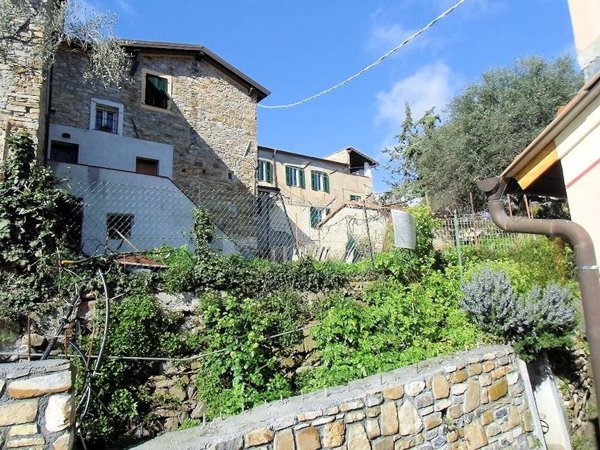 appartamento in vendita ad Imperia in zona Torrazza / Clavi