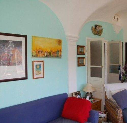 casa indipendente in vendita ad Imperia in zona Moltedo