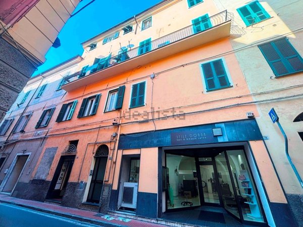 appartamento in vendita ad Imperia in zona Oneglia