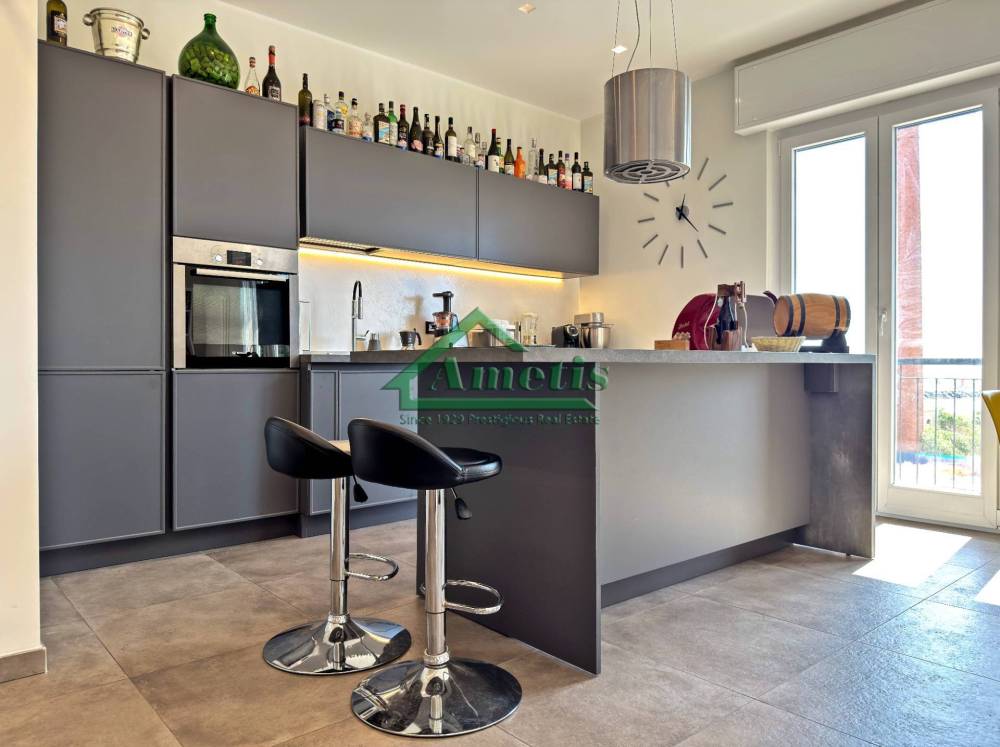 appartamento in vendita ad Imperia in zona Oneglia