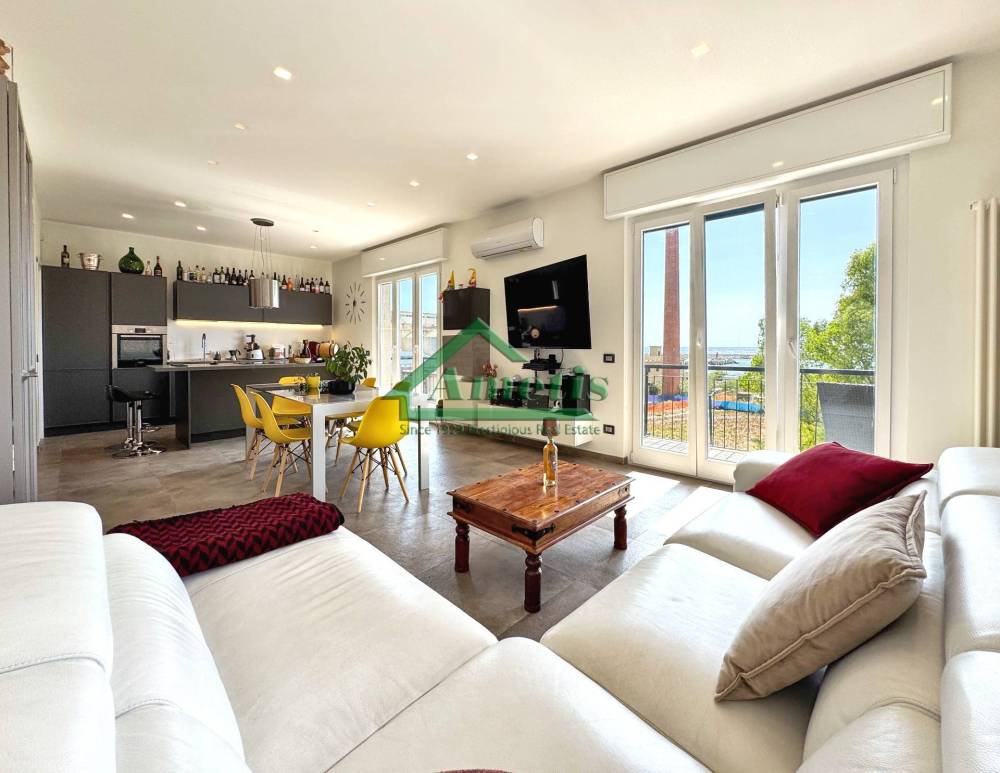 appartamento in vendita ad Imperia in zona Oneglia