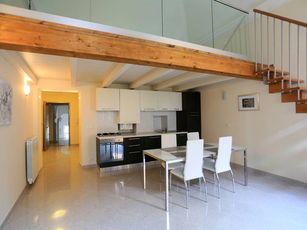 appartamento in vendita ad Imperia in zona Porto Maurizio