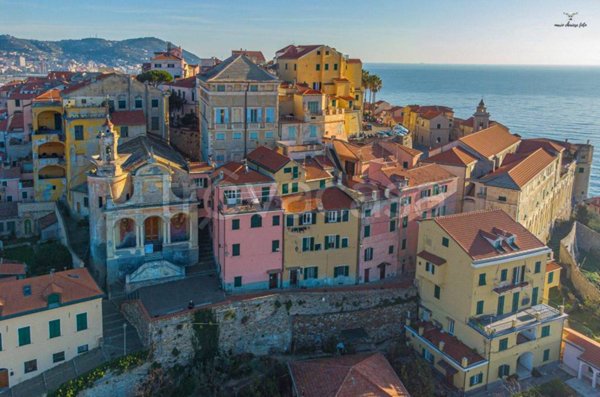 appartamento in vendita ad Imperia in zona Porto Maurizio