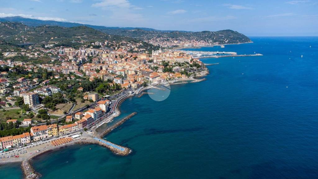 appartamento in vendita ad Imperia in zona Porto Maurizio