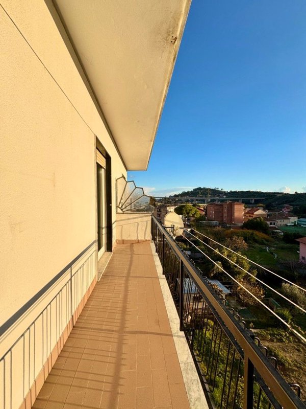 appartamento in vendita ad Imperia in zona Porto Maurizio