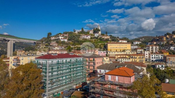 appartamento in vendita ad Imperia in zona Oneglia