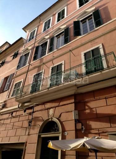 appartamento in vendita ad Imperia in zona Porto Maurizio