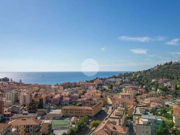 appartamento in vendita ad Imperia in zona Porto Maurizio