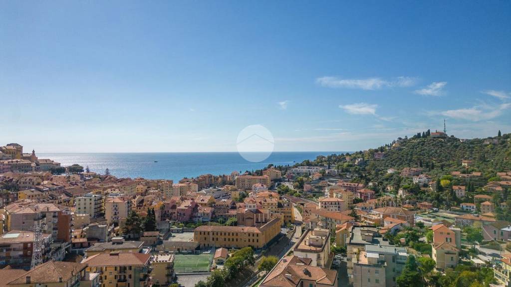 appartamento in vendita ad Imperia in zona Porto Maurizio