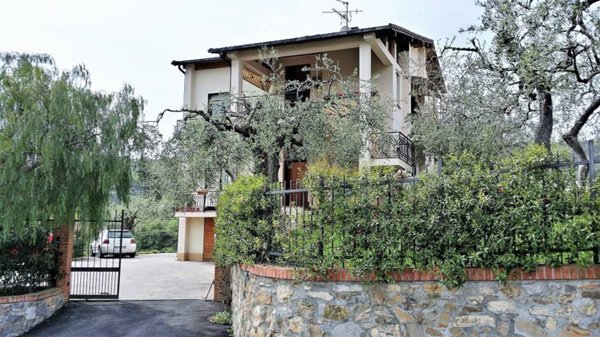 casa indipendente in vendita ad Imperia in zona Torrazza / Clavi