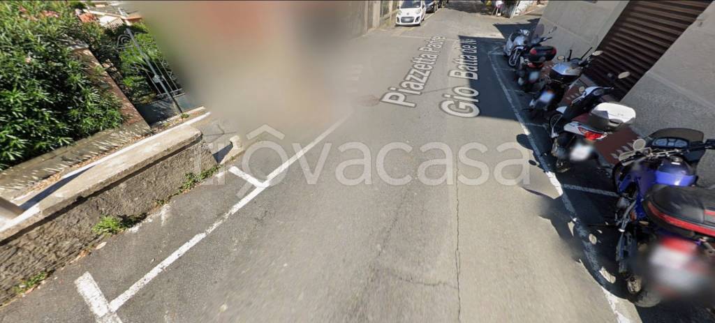 casa indipendente in vendita ad Imperia in zona Oneglia