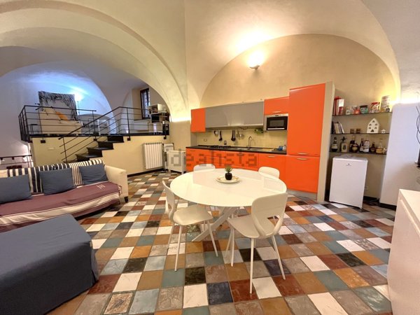 appartamento in vendita ad Imperia in zona Porto Maurizio