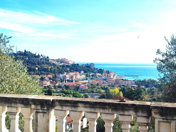 casa indipendente in vendita ad Imperia in zona Torrazza / Clavi