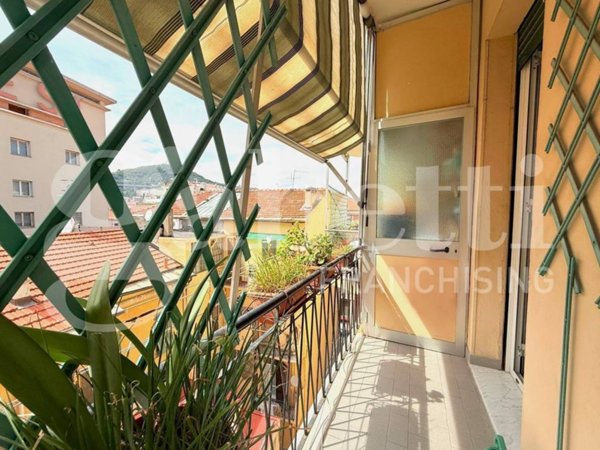 appartamento in vendita ad Imperia in zona Oneglia