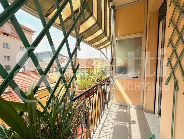 appartamento in vendita ad Imperia in zona Oneglia