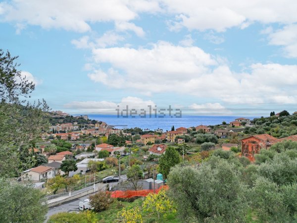 casa indipendente in vendita ad Imperia