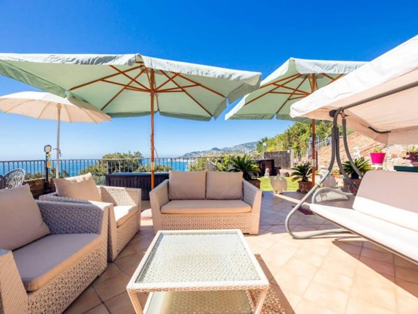 appartamento in vendita ad Imperia in zona Poggi