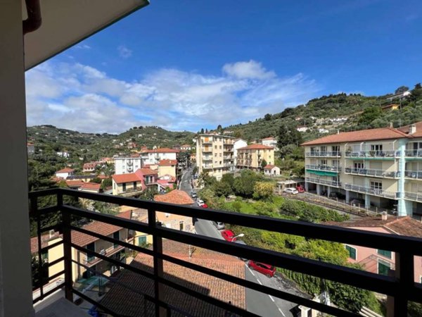 appartamento in vendita ad Imperia in zona Oneglia