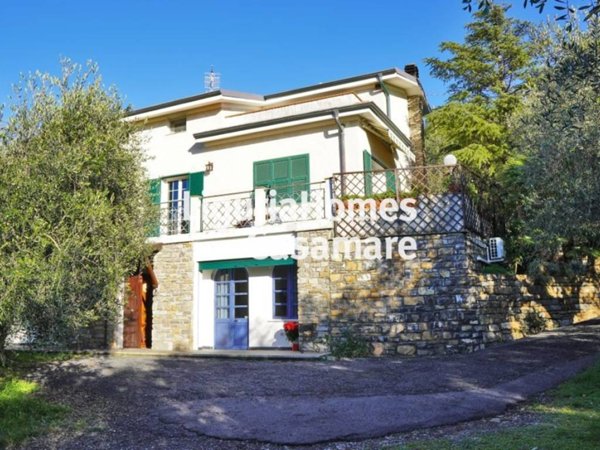 casa indipendente in vendita ad Imperia in zona Oneglia