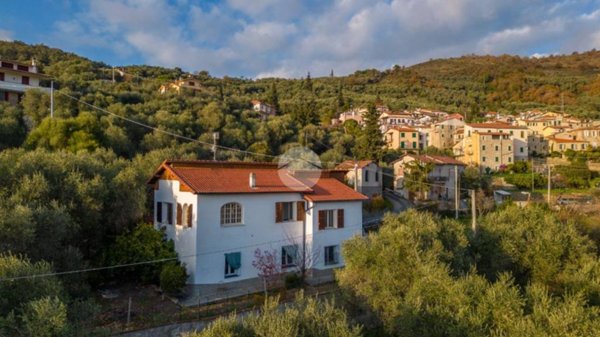 casa indipendente in vendita ad Imperia