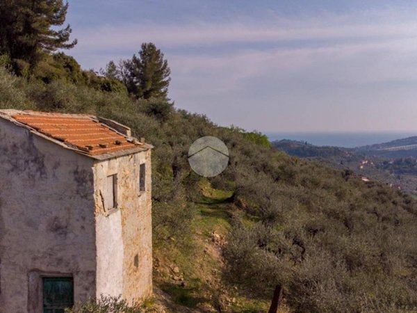 casa indipendente in vendita ad Imperia