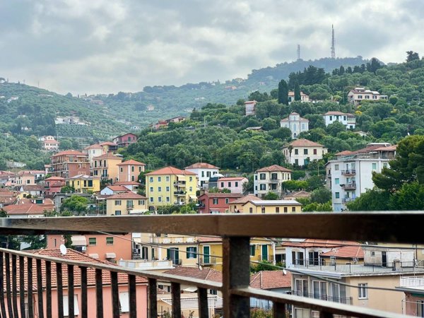appartamento in vendita ad Imperia in zona Oneglia
