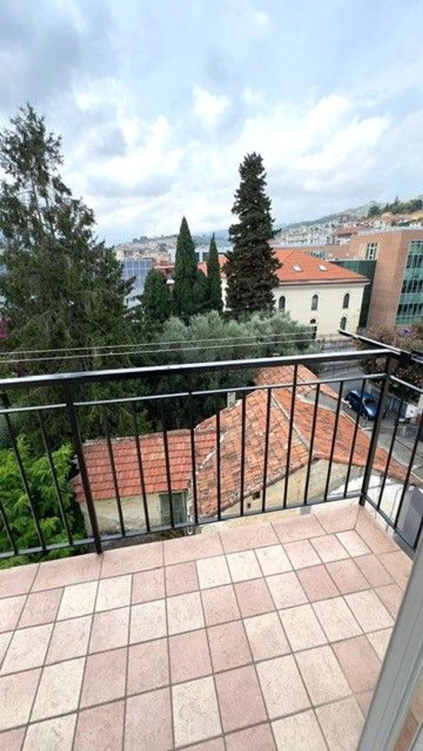 appartamento in vendita ad Imperia in zona Oneglia