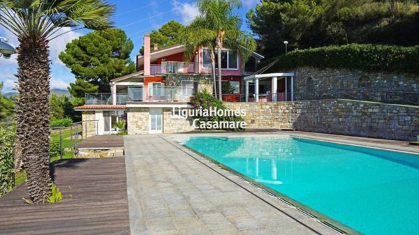 casa indipendente in vendita ad Imperia