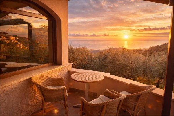 casa indipendente in vendita ad Imperia