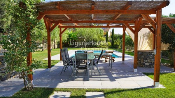 casa indipendente in vendita ad Imperia in zona Torrazza / Clavi