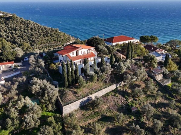 appartamento in vendita ad Imperia in zona Poggi