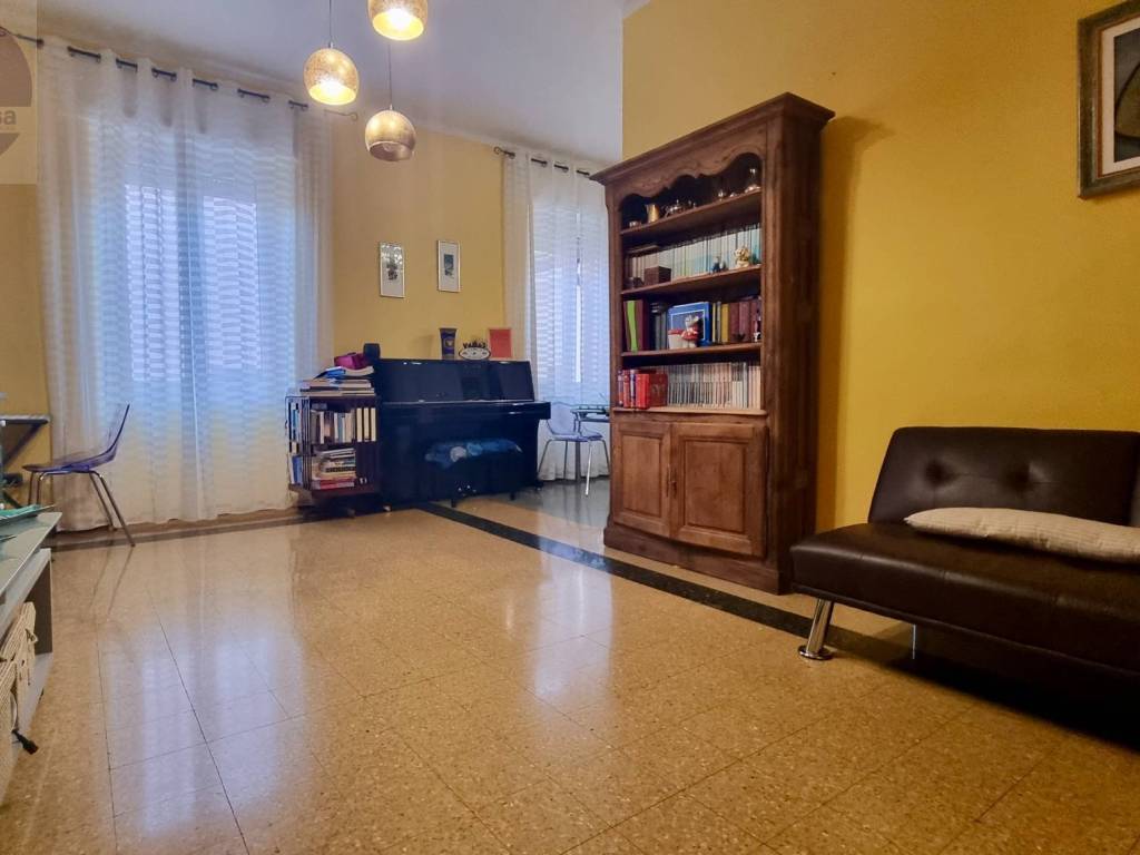 appartamento in vendita ad Imperia in zona Porto Maurizio