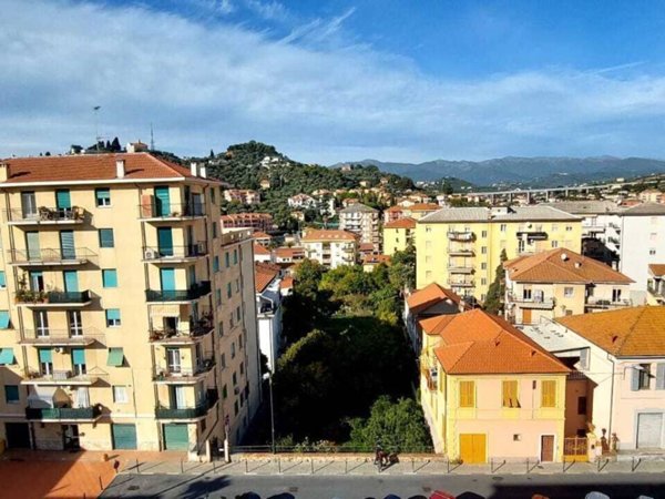 appartamento in vendita ad Imperia in zona Porto Maurizio