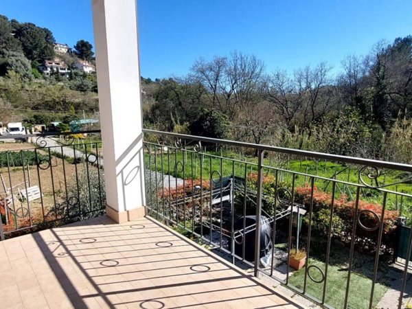 appartamento in vendita ad Imperia in zona Montegrazie