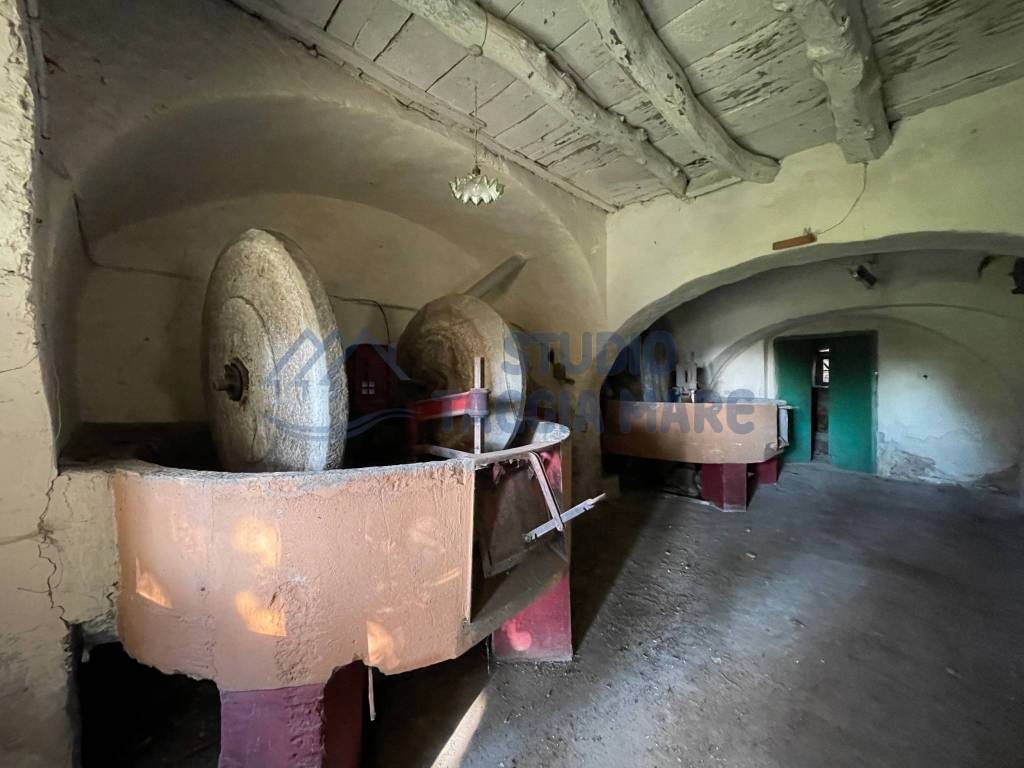 casa indipendente in vendita ad Imperia in zona Moltedo