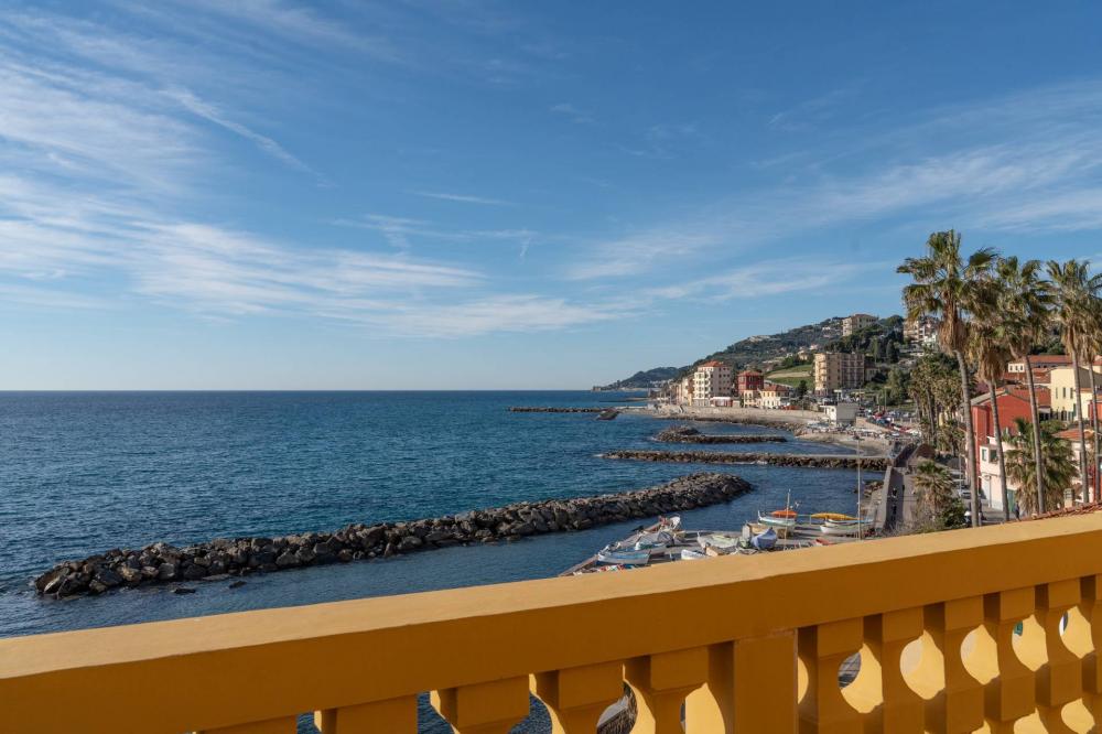 appartamento in vendita ad Imperia in zona Porto Maurizio