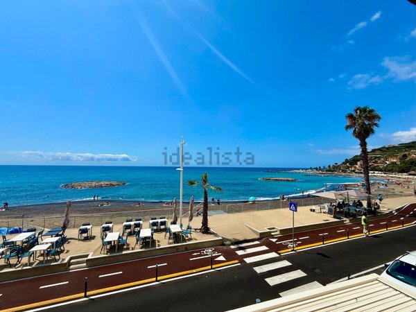 appartamento in vendita ad Imperia in zona Porto Maurizio