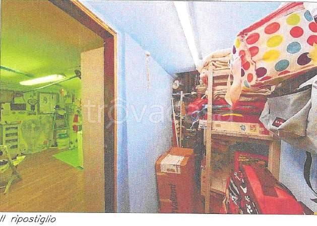 casa indipendente in vendita ad Imperia in zona Montegrazie