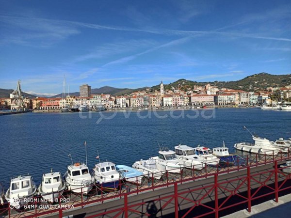 negozio in vendita ad Imperia in zona Oneglia