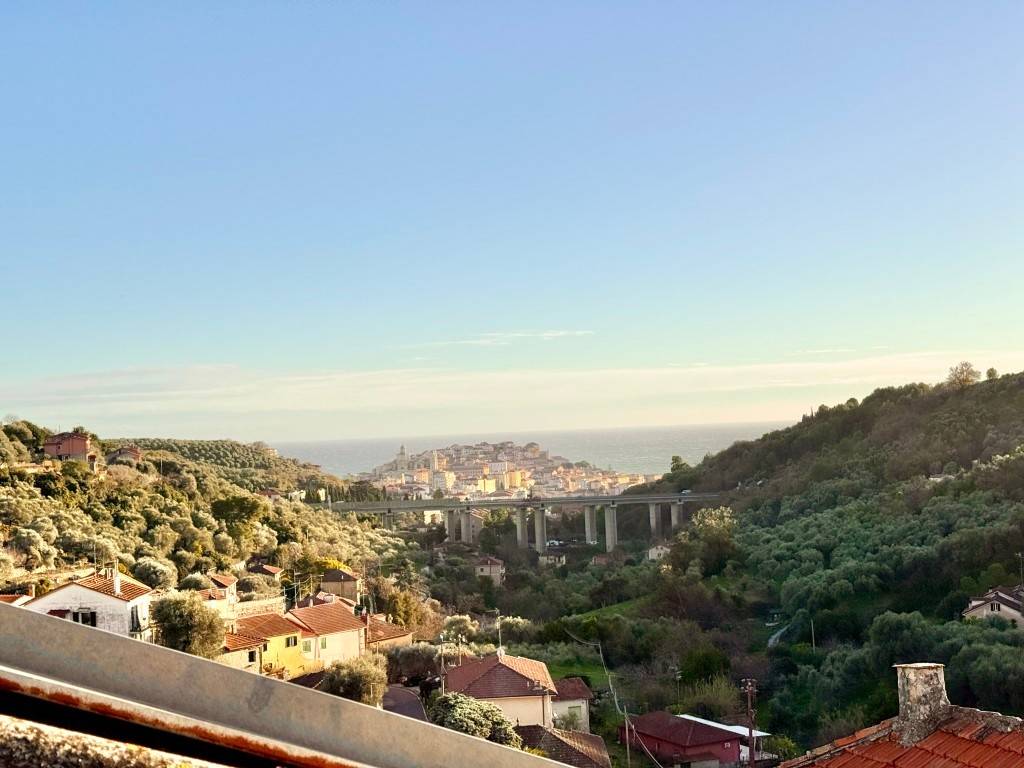 appartamento in vendita ad Imperia in zona Porto Maurizio