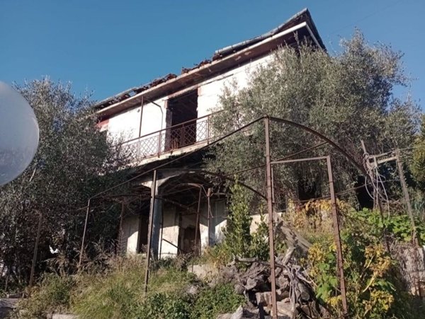 casa indipendente in vendita ad Imperia