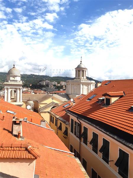 appartamento in vendita ad Imperia in zona Porto Maurizio