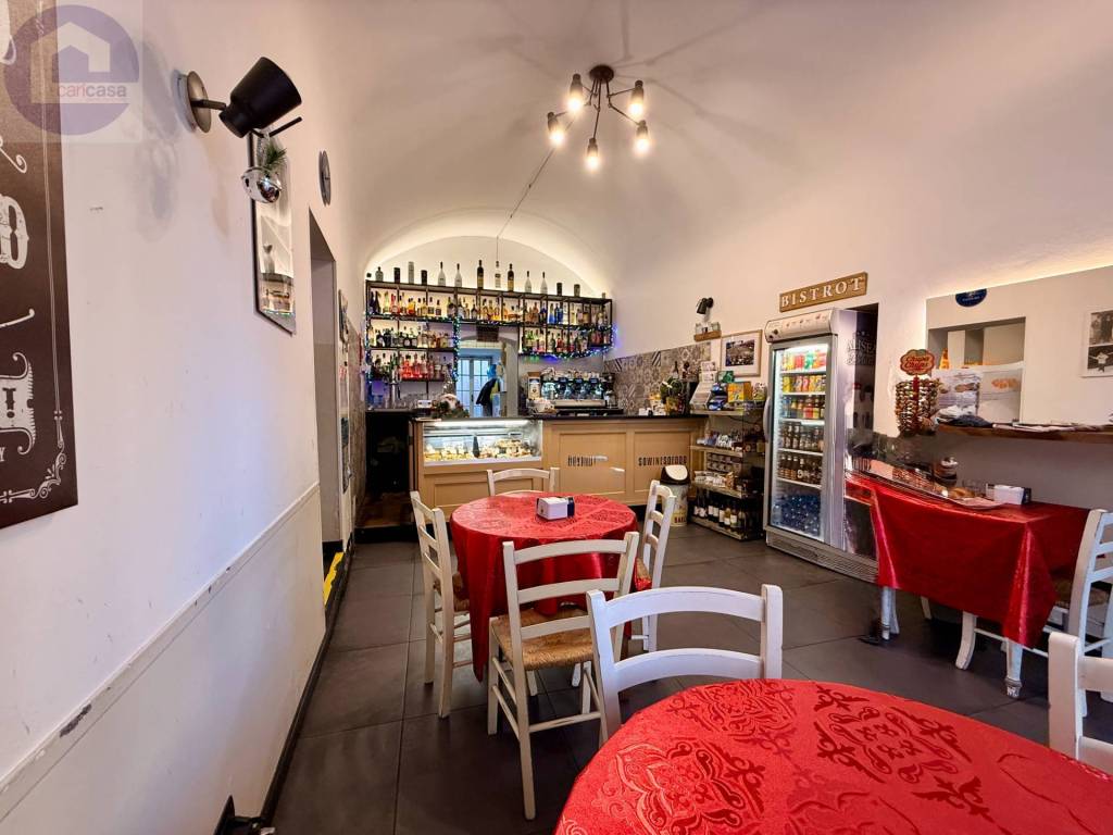 negozio in vendita ad Imperia in zona Porto Maurizio