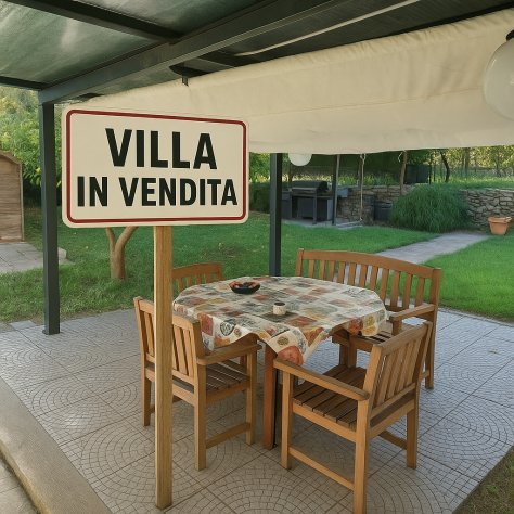 casa indipendente in vendita ad Imperia in zona Porto Maurizio