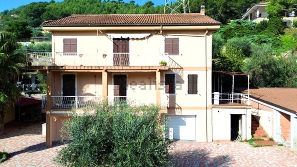 appartamento in vendita ad Imperia in zona Oneglia