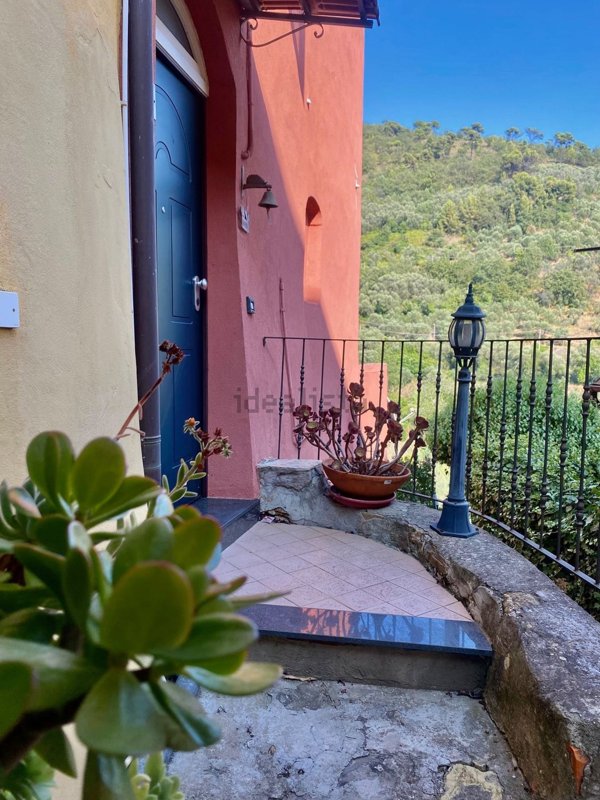 appartamento in vendita ad Imperia in zona Porto Maurizio